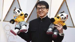 El motivo por el cual Jackie Chan llegó a los Oscar con dos peluches
