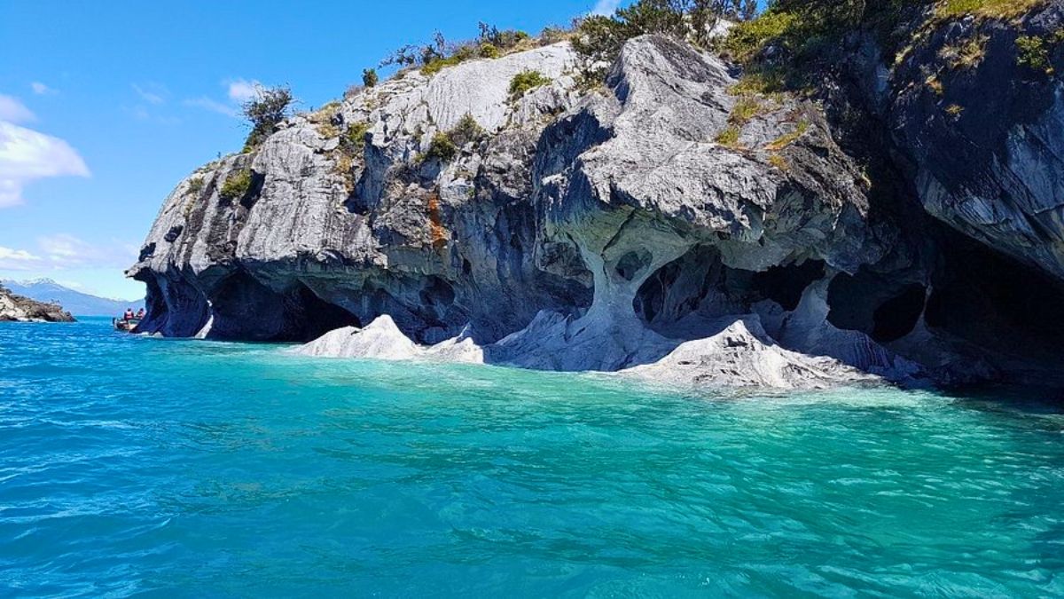 El lago de este pueblo es compartido con Chile. El lago de este pueblo es compartido con Chile.