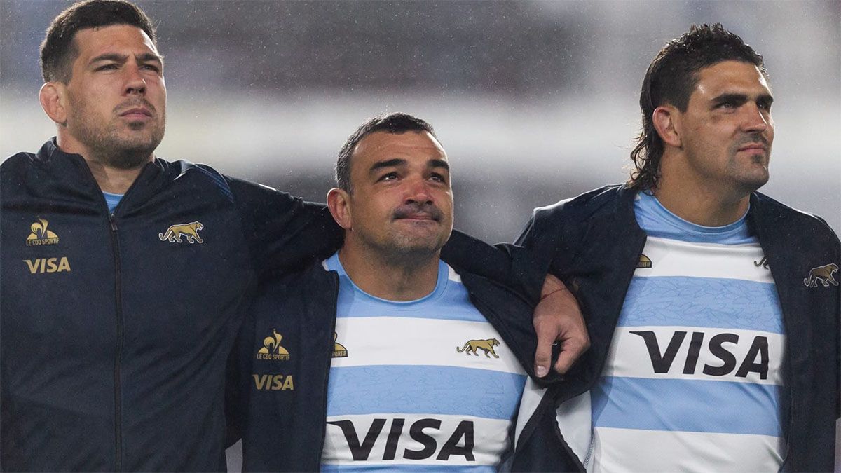 Agustín Creevy, quien está al medio de la foto, se retiró de Los Pumas. Agustín Creevy, quien está al medio de la foto, se retiró de Los Pumas.