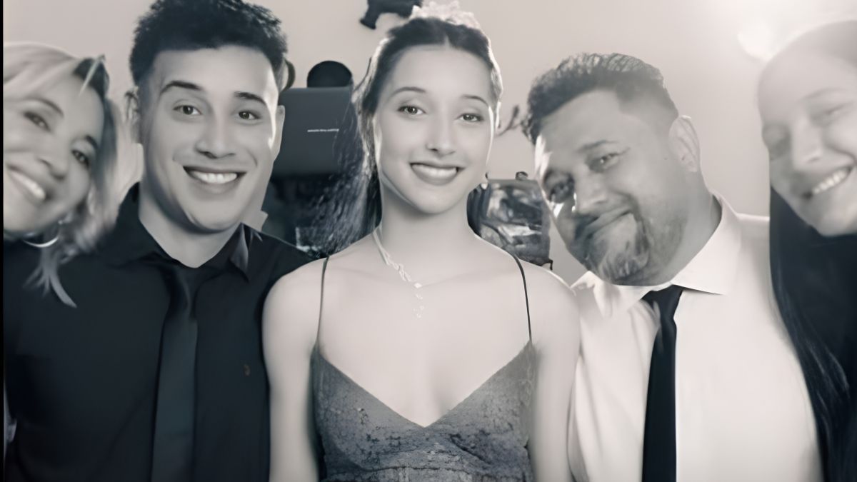 Julieta Solari, la mamá de Morena, Agustín, su hermano, Morena, Genaro (el papá) y Camila, la hermana mayor. La familia no tiene consuelo. Julieta Solari, la mamá de Morena, Agustín, su hermano, Morena, Genaro (el papá) y Camila, la hermana mayor. La familia no tiene consuelo.