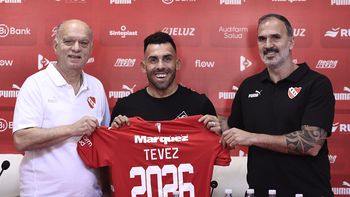 Carlos Tevez renovó en Independiente y seguirá como DT hasta fines del 2026