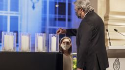 Alberto Fernández se emocionó en el homenaje a los muertos por Covid.