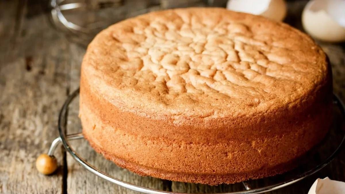 Recetas: cómo hacer un bizcochuelo esponjoso con 4 ingredientes.