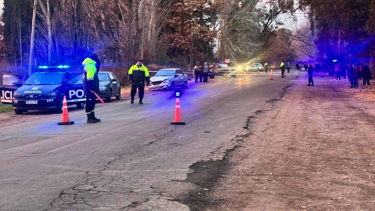 Se realizó un corte de tránsito en el lugar del accidente. Foto: Matías Pascualetti/Radio Nihuil. Se realizó un corte de tránsito en el lugar del accidente. Foto: Matías Pascualetti/Radio Nihuil.