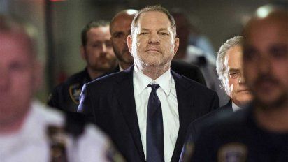 Harvey Weinstein recibió once nuevas denuncias de delitos sexuales en Los Ángeles; podría ser enviado a California a fin de mes desde la cárcel de Nueva York.