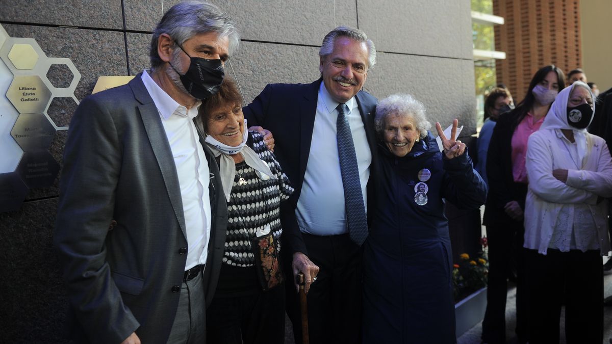 Daniel Filmus, Tati Almeyda, Alberto Ferandez y Angela Catalina&nbsp; Lita Paolin de Boitano, en el Conicet.