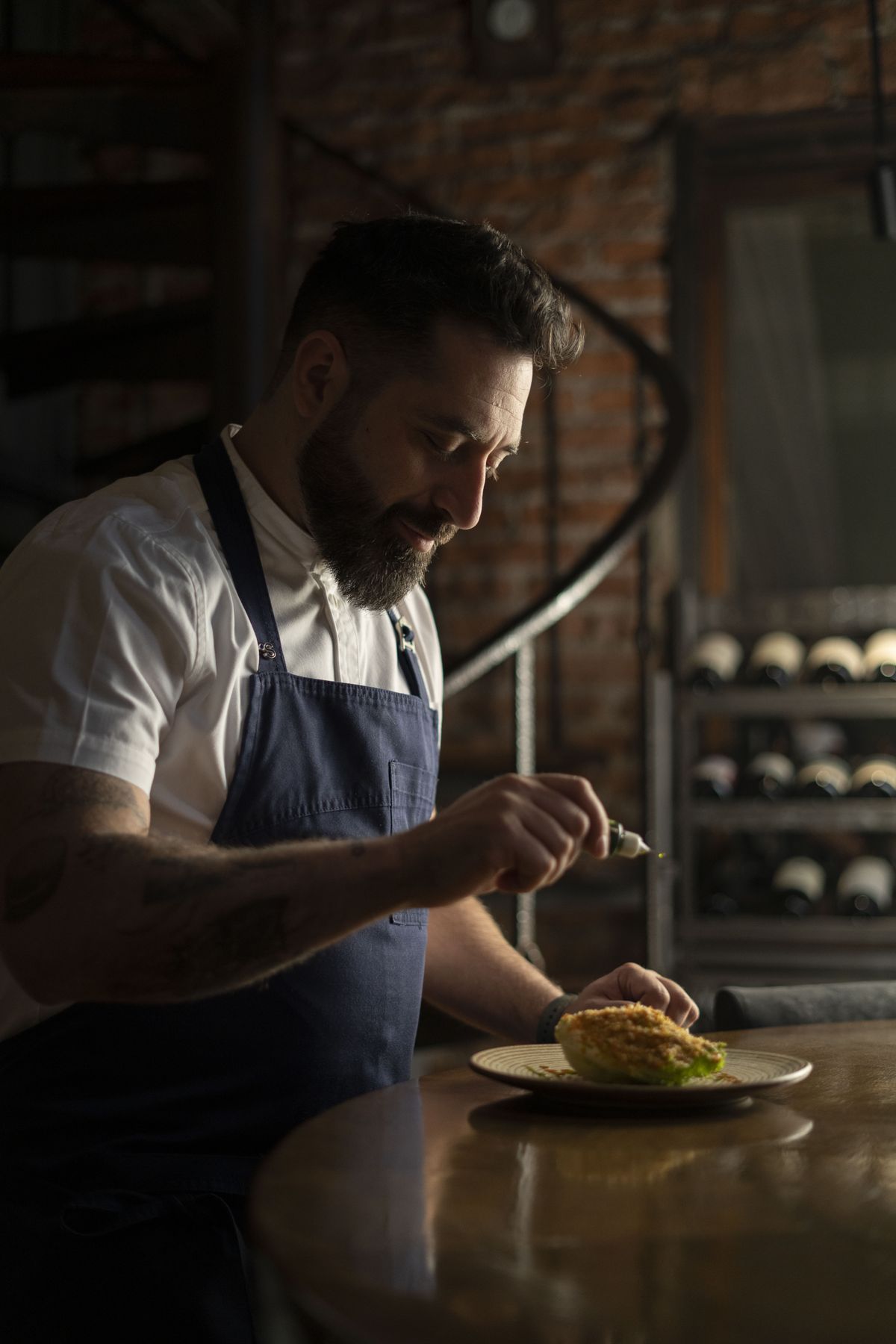 Sebastián Weigandt viene de recibir una estrella Michelin por su restaurante Azafrán y ahora un Cuchillo como chef de Excelencia en Dubai 