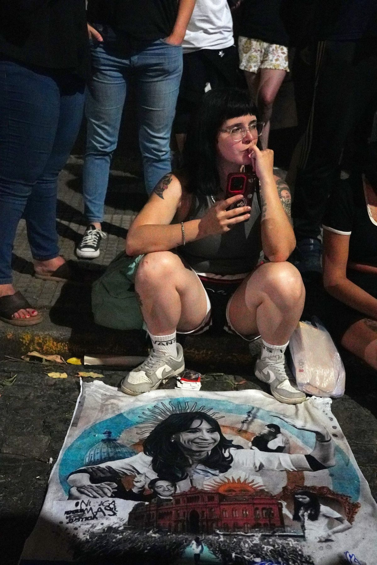 Militantes kirchneristas se reunieron en la puerta del sanatorio.