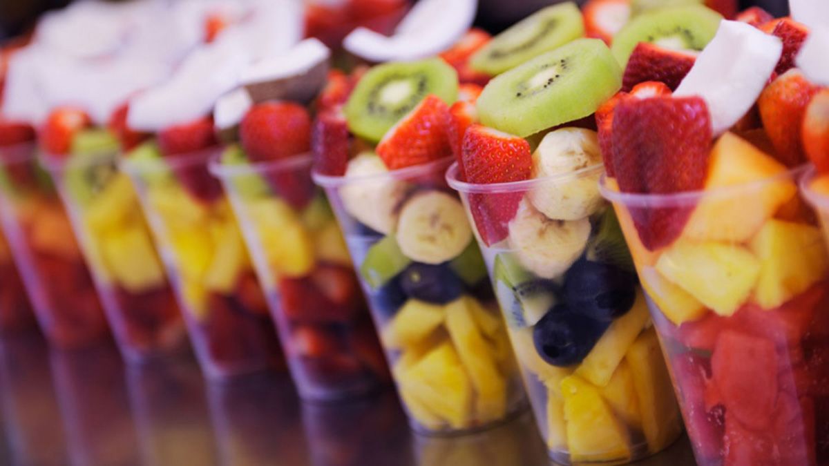 Trucos y tips. Según la época del año, hay frutas y verduras de estación que son más baratas y ricas que otras. Trucos y tips. Según la época del año, hay frutas y verduras de estación que son más baratas y ricas que otras.