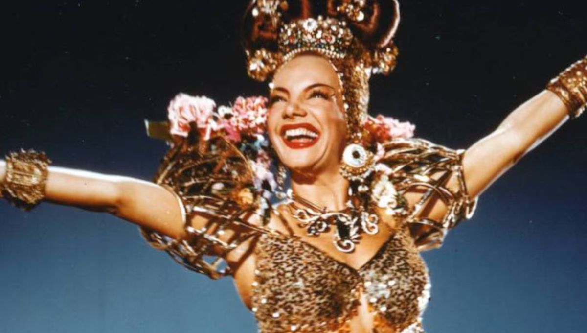 Carmen Miranda nació en Portugal, pero a los 10 meses de edad se mudó a Brasil. Carmen Miranda nació en Portugal, pero a los 10 meses de edad se mudó a Brasil. 