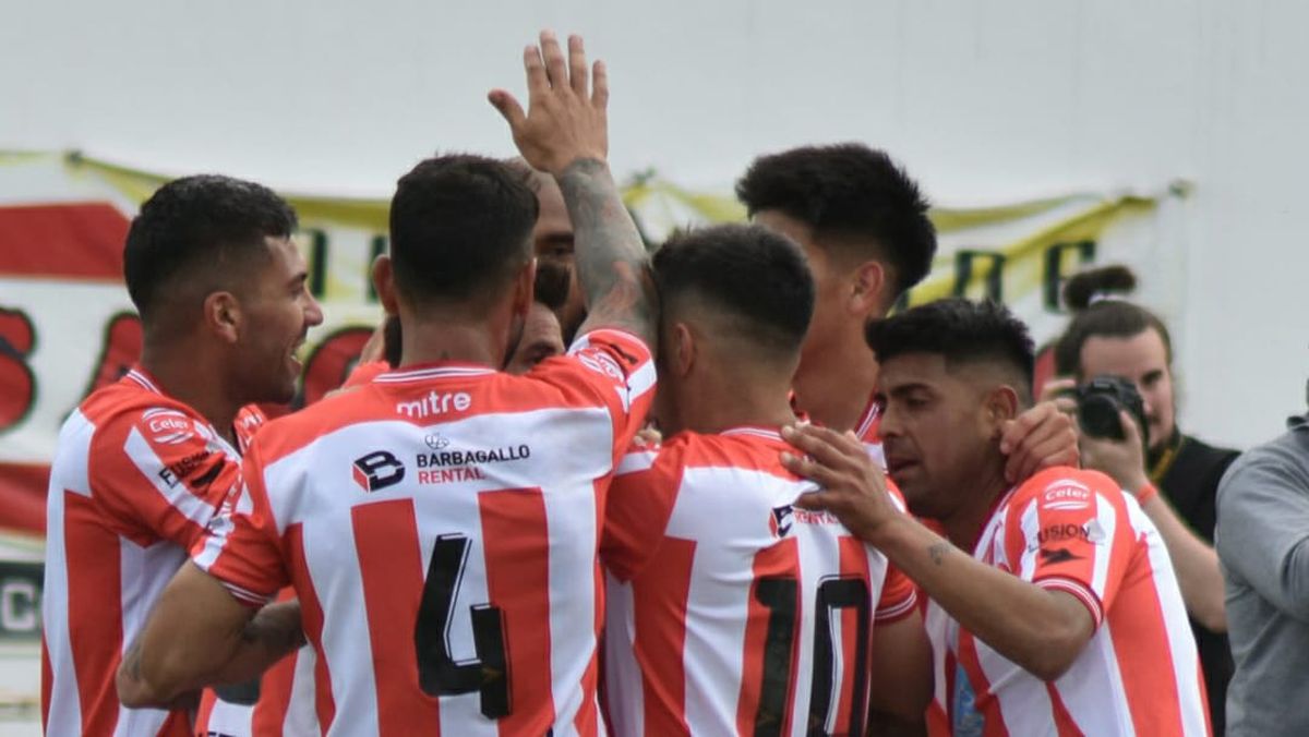 San Martín superó 2 a 0 a Rodeo del Medio y es puntero en su grupo.