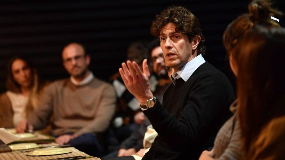 Martín Lousteau es uno de los 5 diputados radicales que pide que el bloque de Pamela Verasay deje de utilizar el sello de la UCR. Martín Lousteau es uno de los 5 diputados radicales que pide que el bloque de Pamela Verasay deje de utilizar el sello de la UCR.