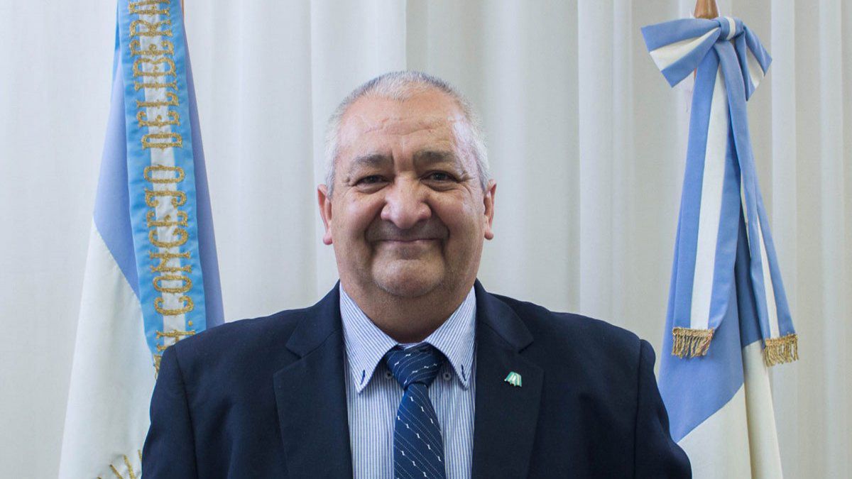 El concejal Ángel Rodríguez falleció esperando una cama de terapia intensiva.