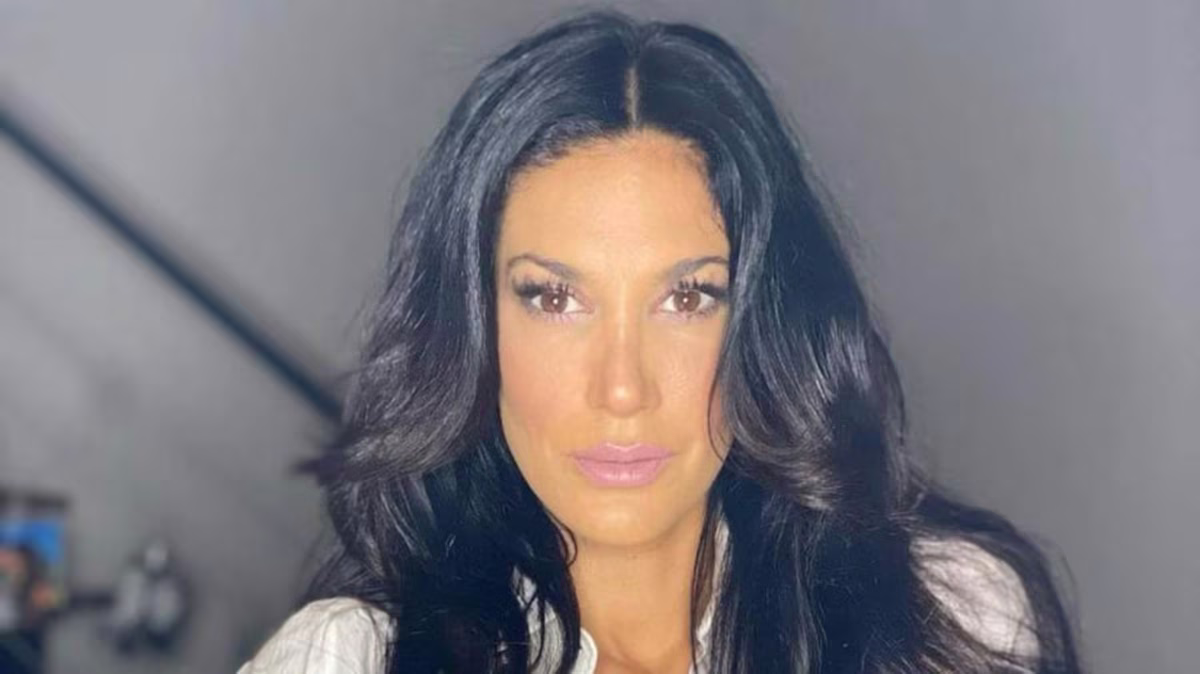 Silvina Escudero confirma que el cowboy se lleva con mini cinturón, XS y al ras