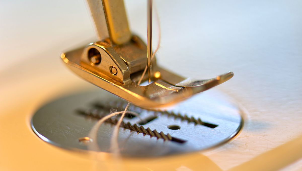 Coser es una actividad con enormes beneficios para la salud. Coser es una actividad con enormes beneficios para la salud. 