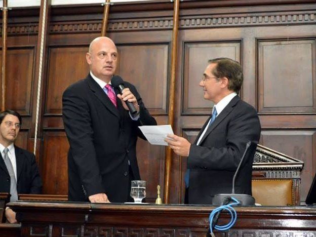Asumieron los nuevos diputados en la Legislatura y Tanús será el presidente de la Cámara por novena vez