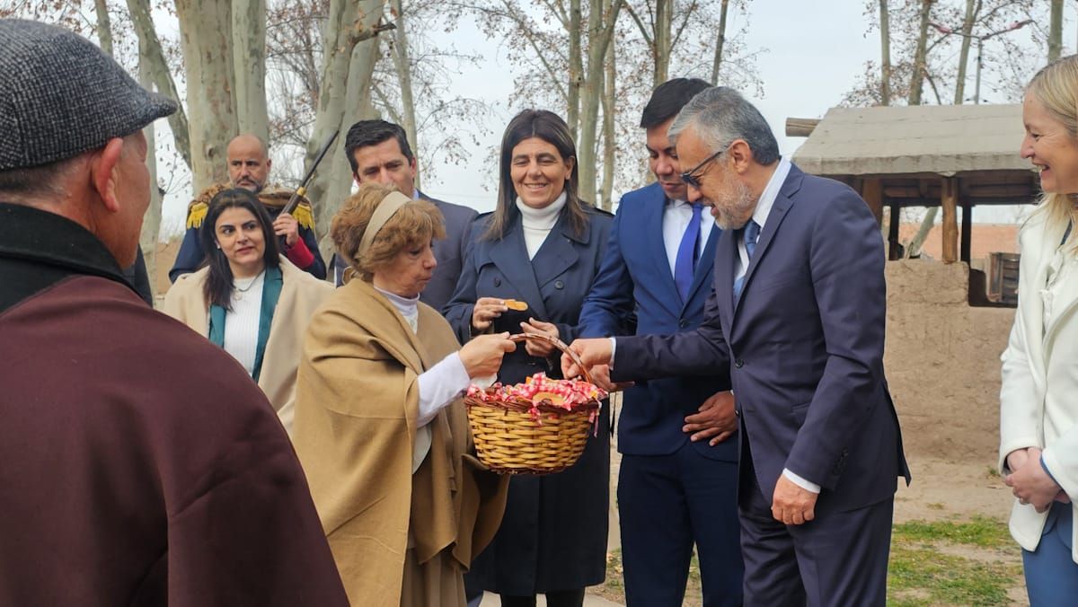 En el Campo Histórico El Plumerillo de Las Heras se desarrollaron los actos por el 174 aniversario de la muerte de San Martín. En el Campo Histórico El Plumerillo de Las Heras se desarrollaron los actos por el 174 aniversario de la muerte de San Martín.