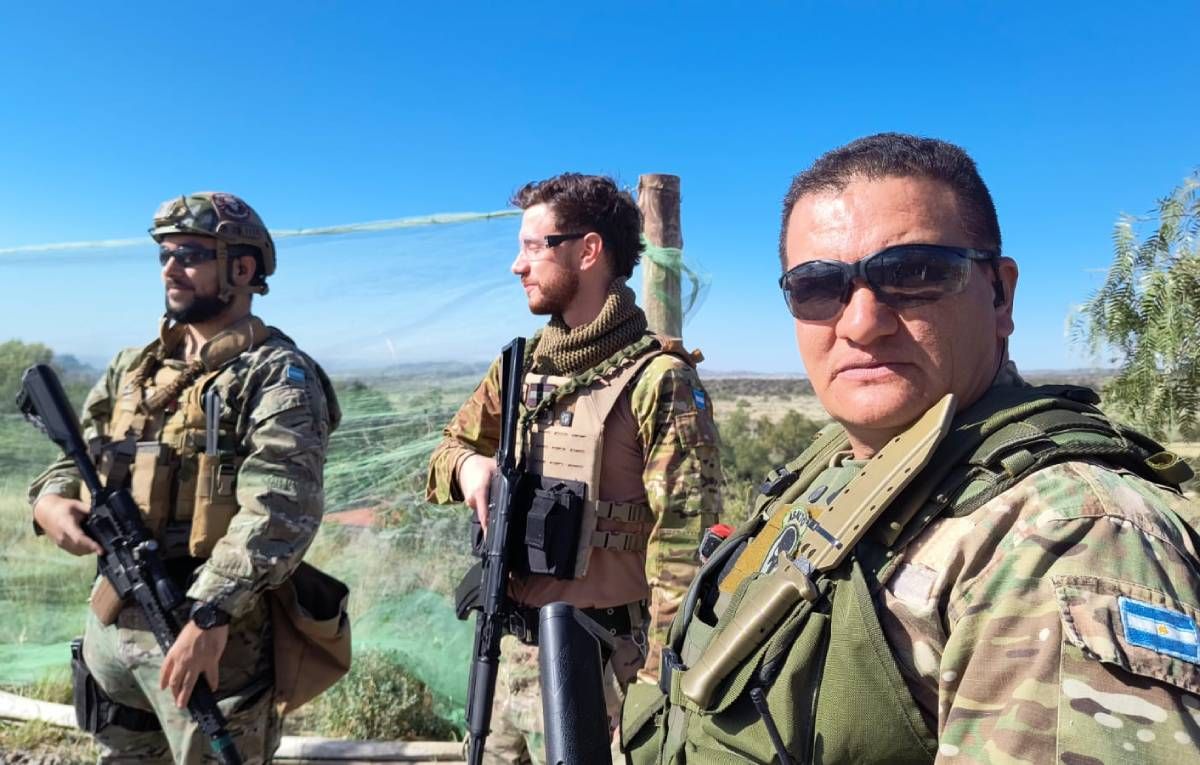 Para realizar Airsoft se deben adquirir equipos de protección como gafas y vestimenta de combate. Hay una escuela en El Challao, Las Heras. Para realizar Airsoft se deben adquirir equipos de protección como gafas y vestimenta de combate. Hay una escuela en El Challao, Las Heras.