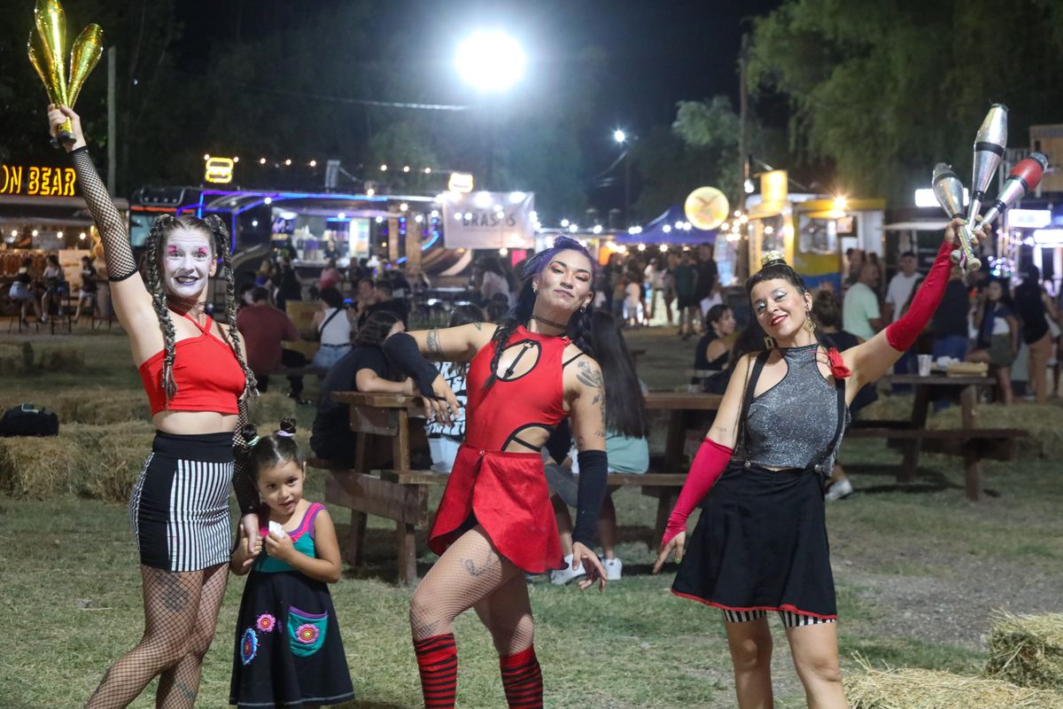 Con mucha alegría comenzó el Festival Nacional de la Tonada. Con mucha alegría comenzó el Festival Nacional de la Tonada.