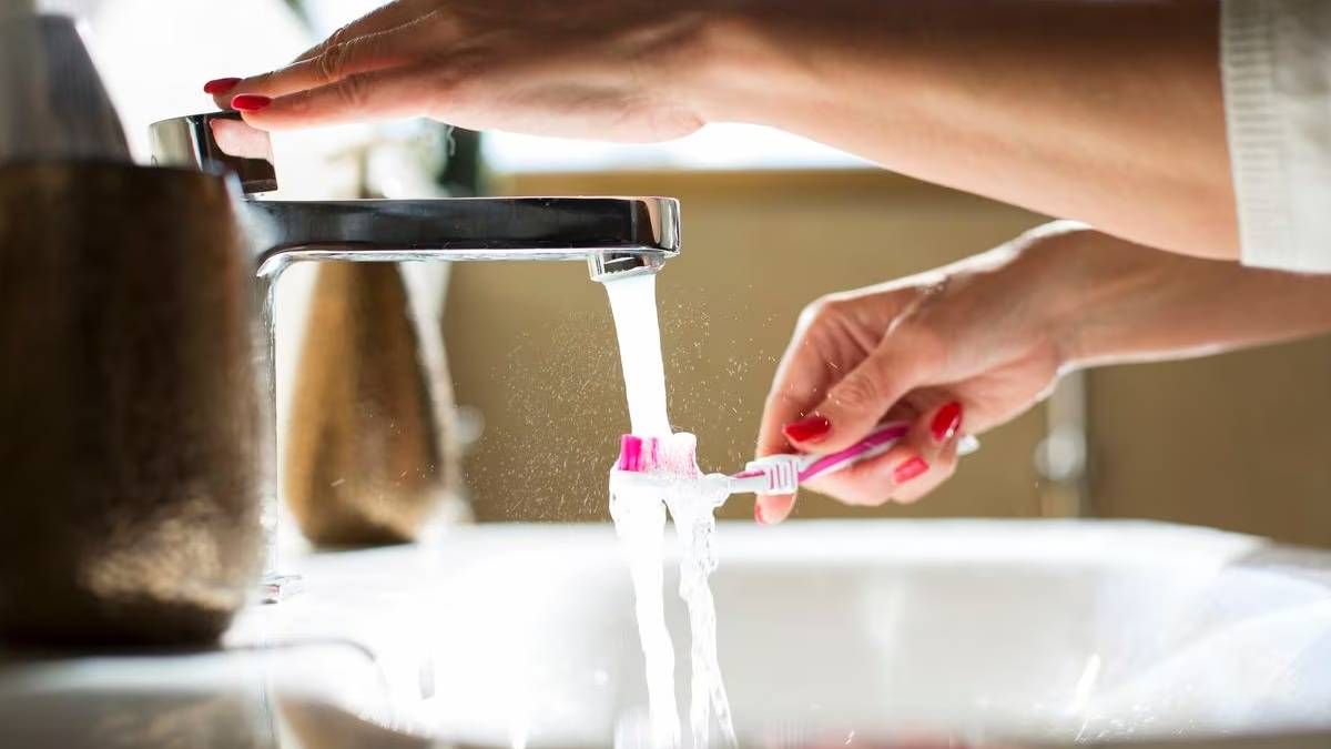 Trucos caseros: 4 potentes formas para desinfectar los cepillos de dientes Trucos caseros: 4 potentes formas para desinfectar los cepillos de dientes