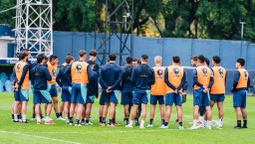 Alfredo Berti metería tres variantes en el once de Independiente Rivadavia.