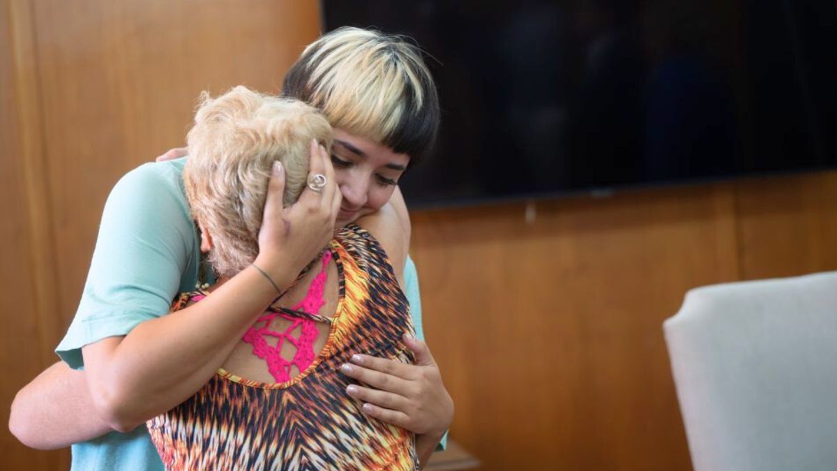 Una joven adoptada cumplió su sueño de conocer a su madre biológica tras años de búsqueda