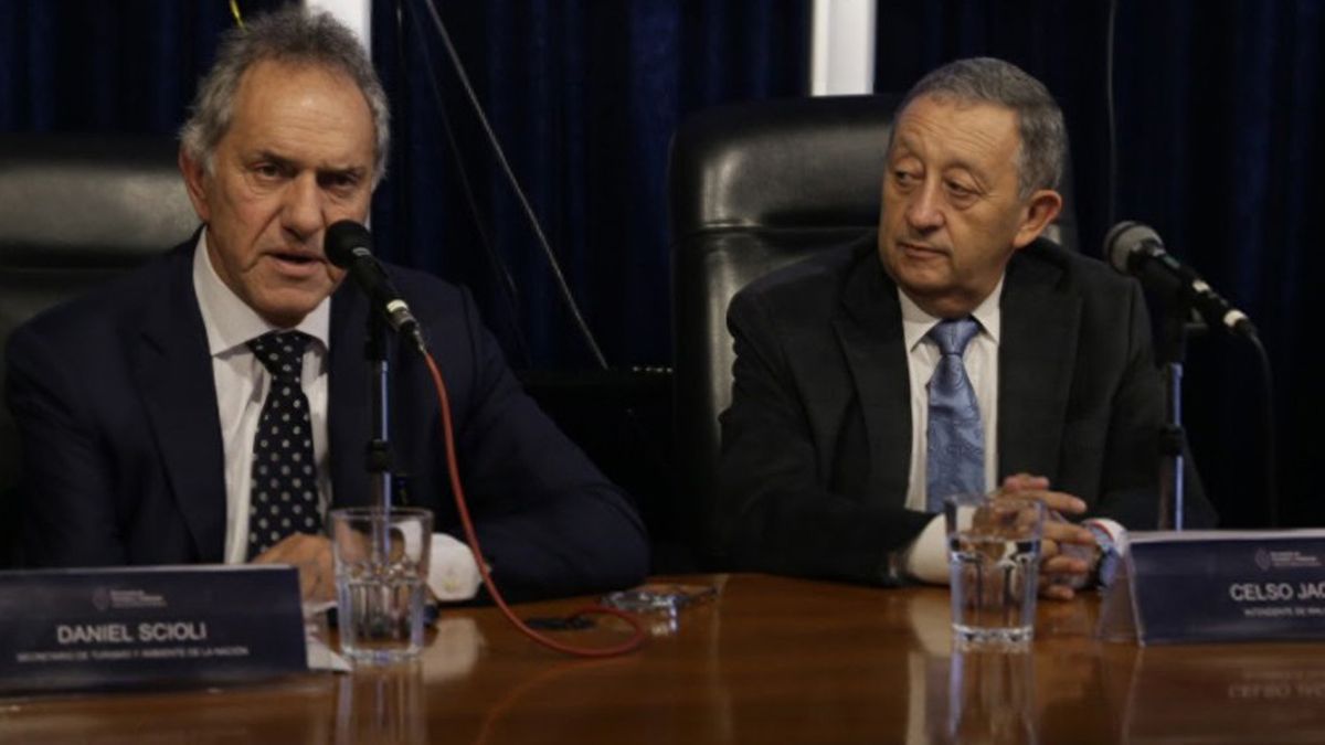El secretario de Turismo de la Nación, Daniel Scioli, y el intendente de Malargüe, Celso Jaque. El secretario de Turismo de la Nación, Daniel Scioli, y el intendente de Malargüe, Celso Jaque.