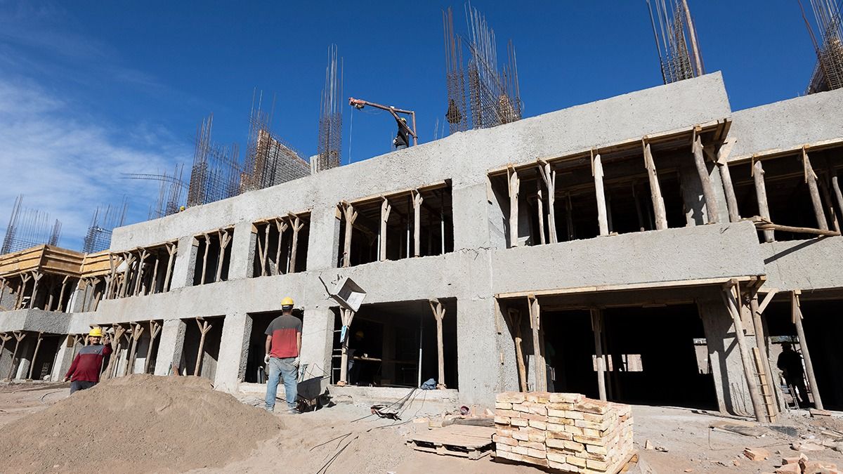 Los deudores de créditos UVA quieren que las cuotas se calculen según el índice Casa Propia, que es el que utiliza el Gobierno nacional en el plan Procrear. Este cambio no está contemplado aún y ningún senador ha propuesto incluirlo Los deudores de créditos UVA quieren que las cuotas se calculen según el índice Casa Propia, que es el que utiliza el Gobierno nacional en el plan Procrear. Este cambio no está contemplado aún y ningún senador ha propuesto incluirlo