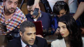 Egipto condenó a tres periodistas a tres años en prisión por el derrocamiento de Mohamed Morsi