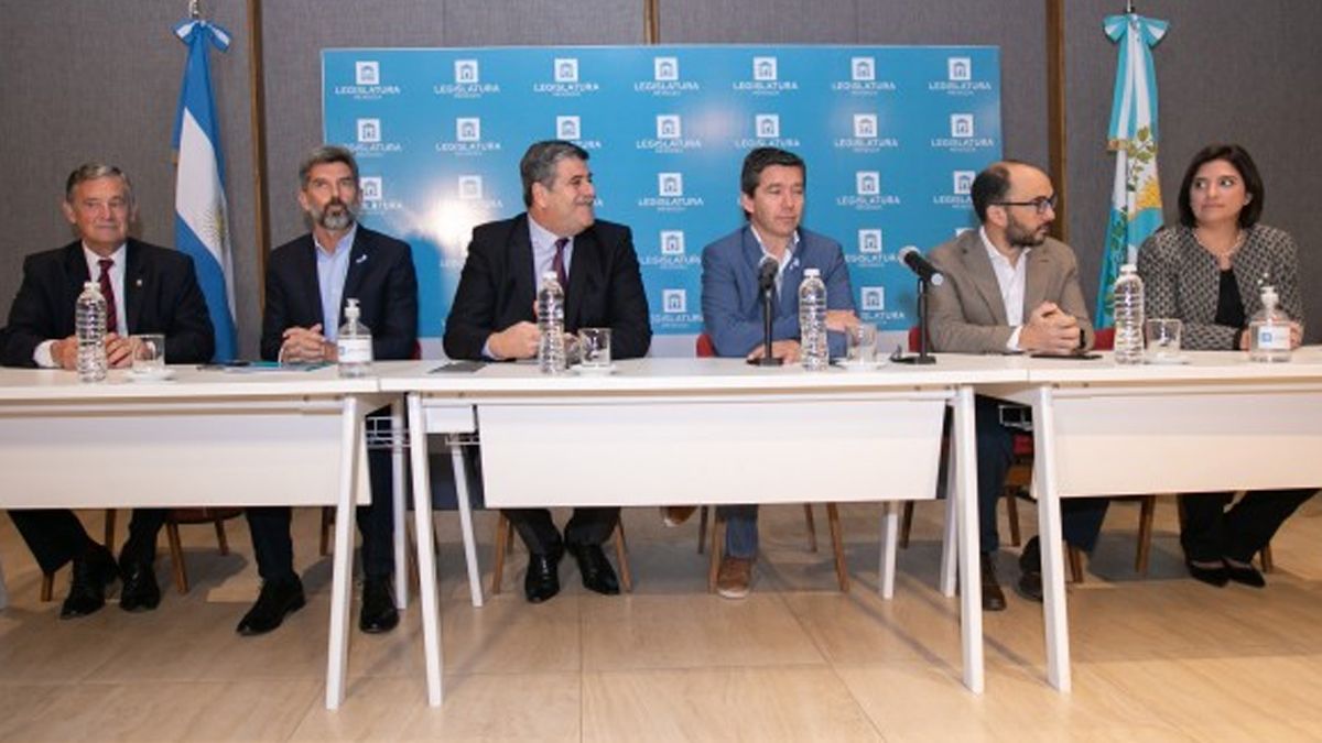 Presentaron la Expo Educativa que este año será bimodal para la oferta de carreras  