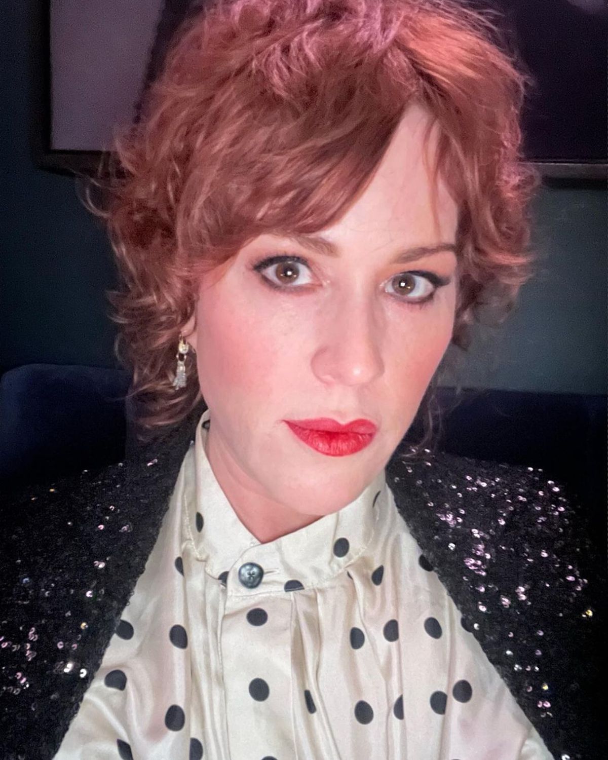 Así luce en la actualidad la actriz Molly Ringwald. Así luce en la actualidad la actriz Molly Ringwald.