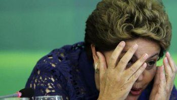 Dilma Rousseff medita qué hará después del juicio político