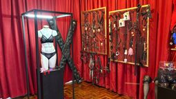 El sexshop apuesta por un espacio iluminado y elegante para derribar los prejuicios. El sexshop apuesta por un espacio iluminado y elegante para derribar los prejuicios.