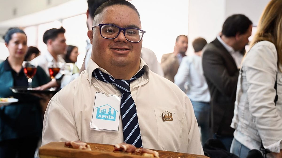 Había nervios, pero los chicos estaban preparados para la gran experiencia en el multitudinario almuerzo de San Rafael. Había nervios, pero los chicos estaban preparados para la gran experiencia en el multitudinario almuerzo de San Rafael.