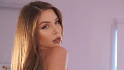 La foto de Romina Malaspina frente al espejo que enloqueció a todos
