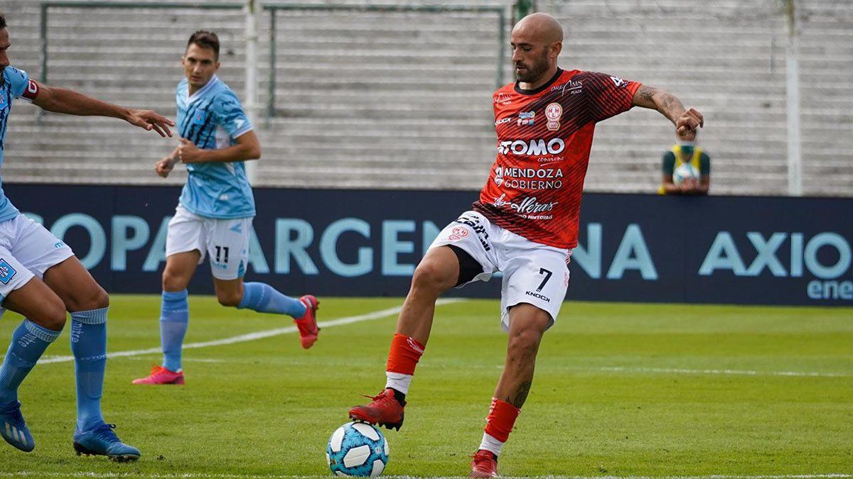 Leonel Ríos destacó el crecimiento de Huracán, a pesar de la derrota ante Estudiantes de Rïo Cuarto.