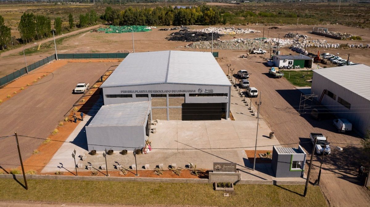 En 2022 recibieron el galardón Premios Verde, dentro de la categoría “Políticas Públicas” por el impacto positivo en sustentabilidad y reconversión del alumbrado. En 2022 recibieron el galardón Premios Verde, dentro de la categoría “Políticas Públicas” por el impacto positivo en sustentabilidad y reconversión del alumbrado.