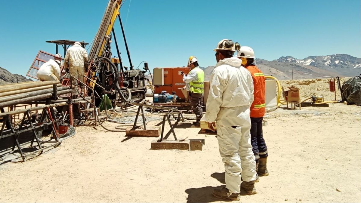 La intención de Kobrea es avanzar con las autorizaciones para empezar a perforar en El Destino, otro proyecto minero de su propiedad. La intención de Kobrea es avanzar con las autorizaciones para empezar a perforar en El Destino, otro proyecto minero de su propiedad.