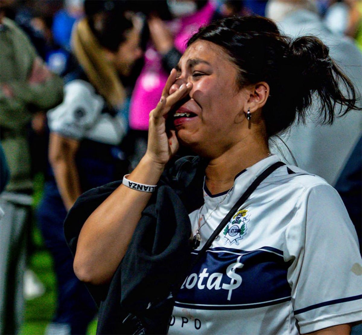 La desesperación se apoderó de los hinchas de Gimnasia, una vez que comenzaron los gases lacrimógenos en el partido ante Boca, por la Liga Profesional.