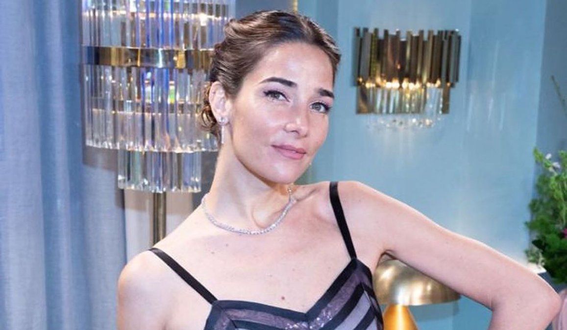 El vestido de Juana Viale en La noche de Mirrha