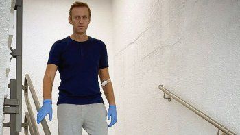 El opositor Alexéi Navalny recibió el alta pero permanecerá en Alemania