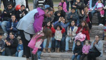De la mano de los títeres se diagraman las vacaciones