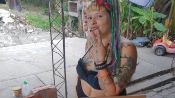 La Chabona, la famosa influencer defendida por Burlando, posó en tanga