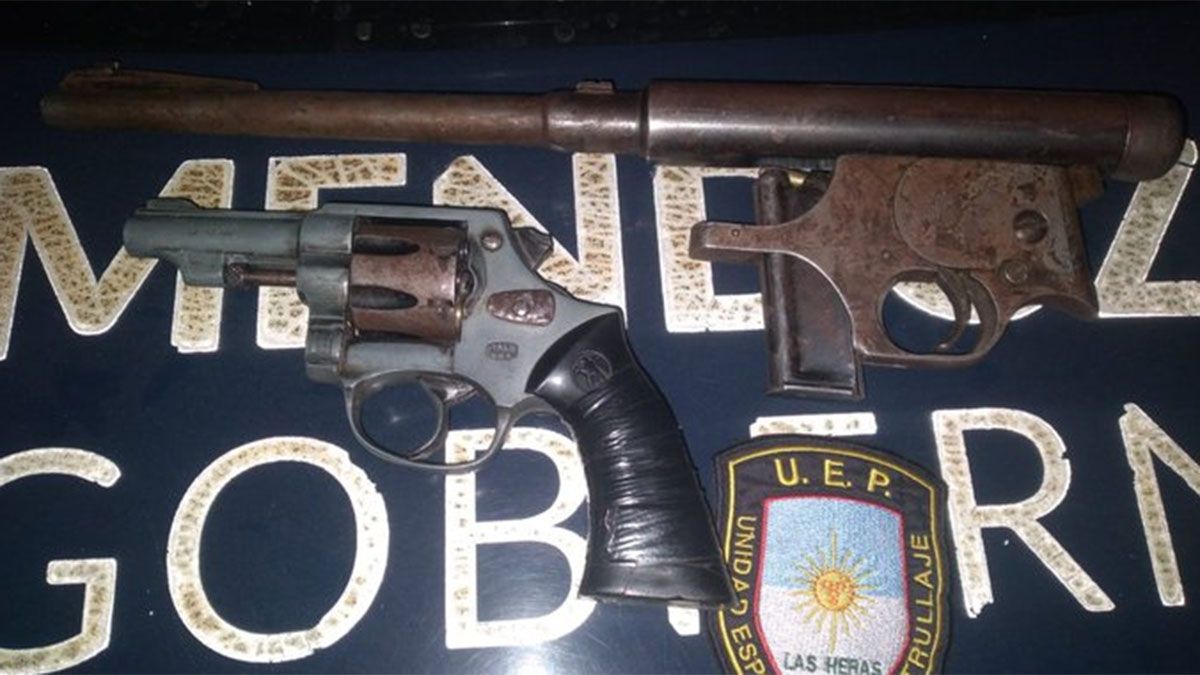 Detenidos por arrojar bombas molotov y prender fuego una casa en Las Heras.&nbsp;