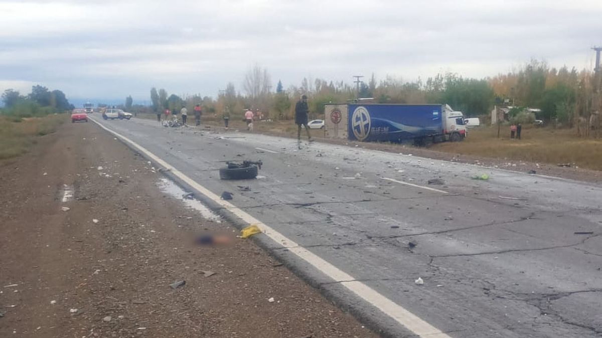 El chofer de la traffic sufrió la amputación de su brazo izquierdo en un accidente en la Ruta 40, en Lavalle. El chofer de la traffic sufrió la amputación de su brazo izquierdo en un accidente en la Ruta 40, en Lavalle.