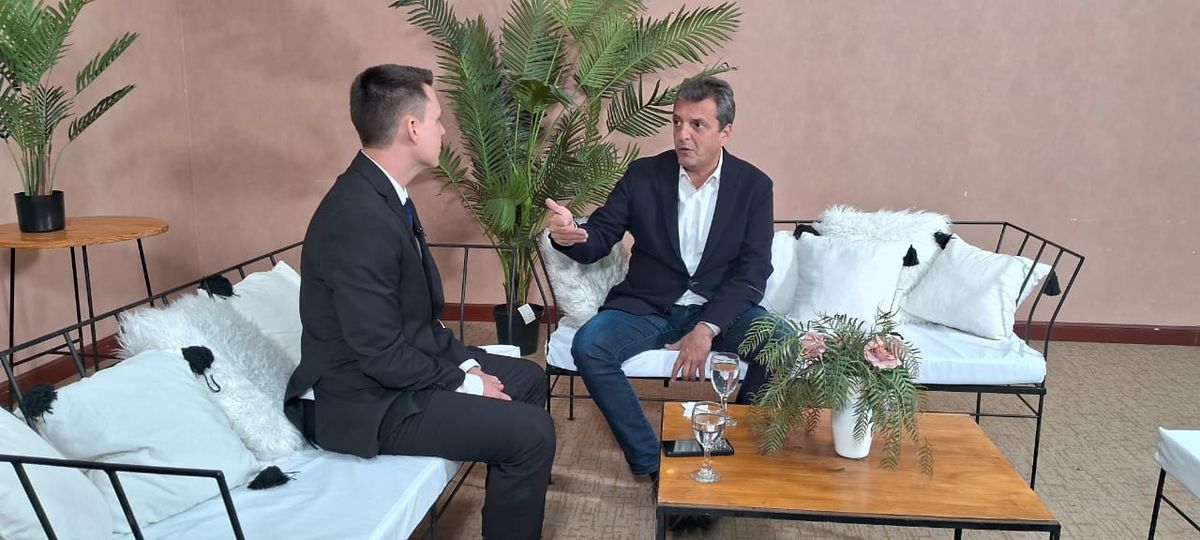 El candidato a presidente por el Frente Unión por la Patria, Sergio Massa, dialogó mano a mano con Séptimo Día (Canal 7), durante su visita a San Rafael.