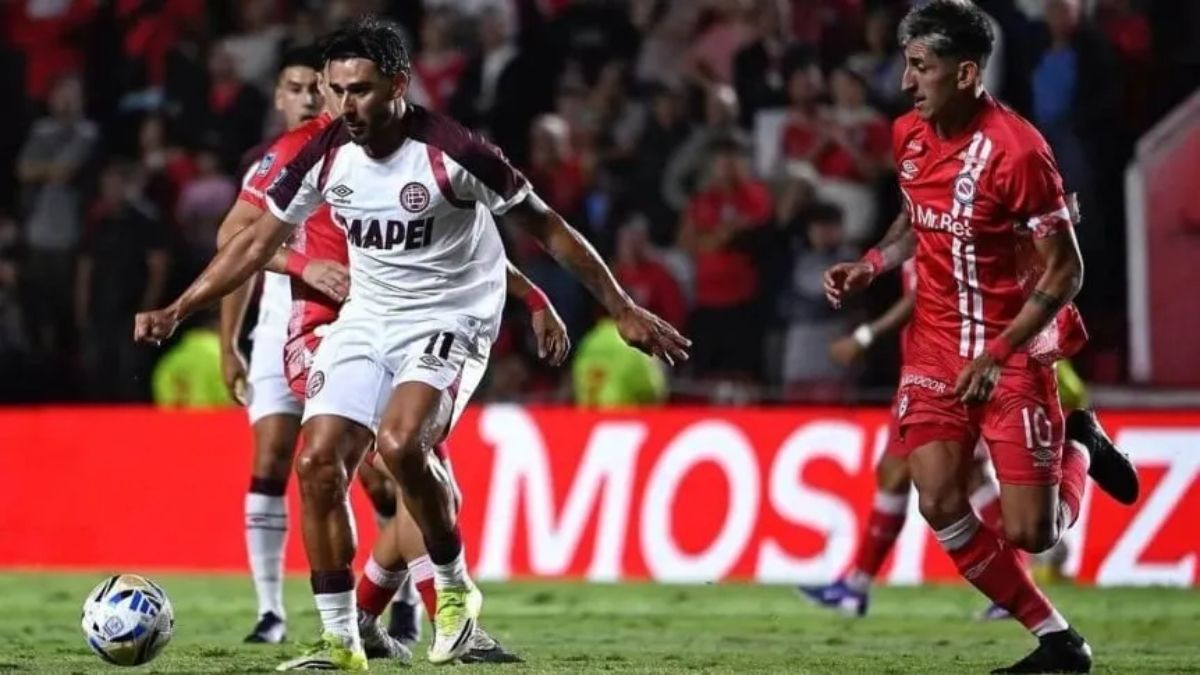 Duelo picante: Argentinos Juniors, el gran favorito, frente al bravo Lanús, con promesa de buen fútbol en el Diego Armando Maradona. Duelo picante: Argentinos Juniors, el gran favorito, frente al bravo Lanús, con promesa de buen fútbol en el Diego Armando Maradona.