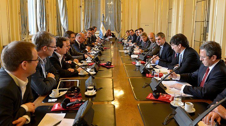 Días antes de cumplir un año de gestión, Macri reunirá a su gabinete en Chapadmalal