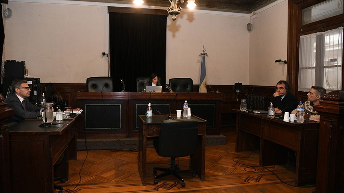 Berjeli (derecha) fue condenado a prisión perpetua por homicidio cuadruplemente agravado. Berjeli (derecha) fue condenado a prisión perpetua por homicidio cuadruplemente agravado.