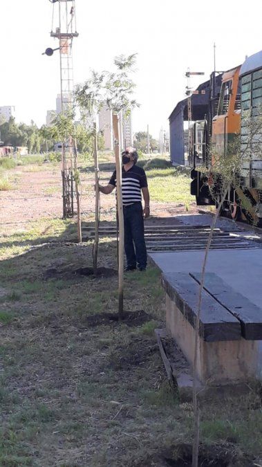 El miércoles 10 de marzo de 1993 salía desde Mendoza el último tren de pasajeros hacia Retiro. Una fundación intenta mantener viva la esperanza del regreso